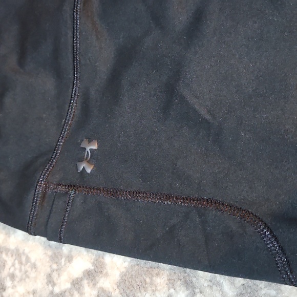 Under Armour Black Cropped Athletic Leggings Size 1X - Picture 2 of 4
